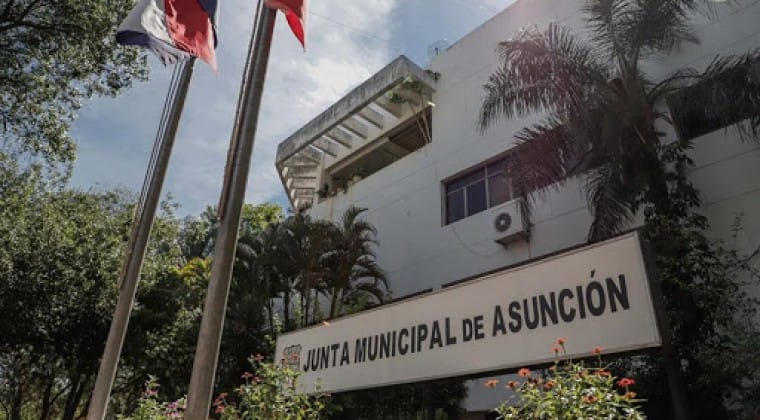 SOLICITAN INFORMES SOBRE TERRENOS MUNICIPALES UBICADOS EN EL BARRIO MBOCAYATY
