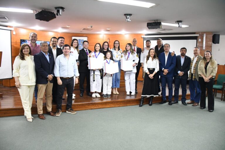 DISTINGUEN A JÓVENES ATLETAS POR SU DESTACADA TRAYECTORIA DEPORTIVA